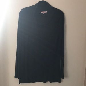 Calypsos long sleeve ultra soft black long top.